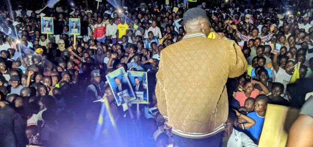 Butembo : Déterminé à défendre les opprimés , l'artiste Elkane karah a fait preuve de révolution dimanche 13 août au stade kananasi