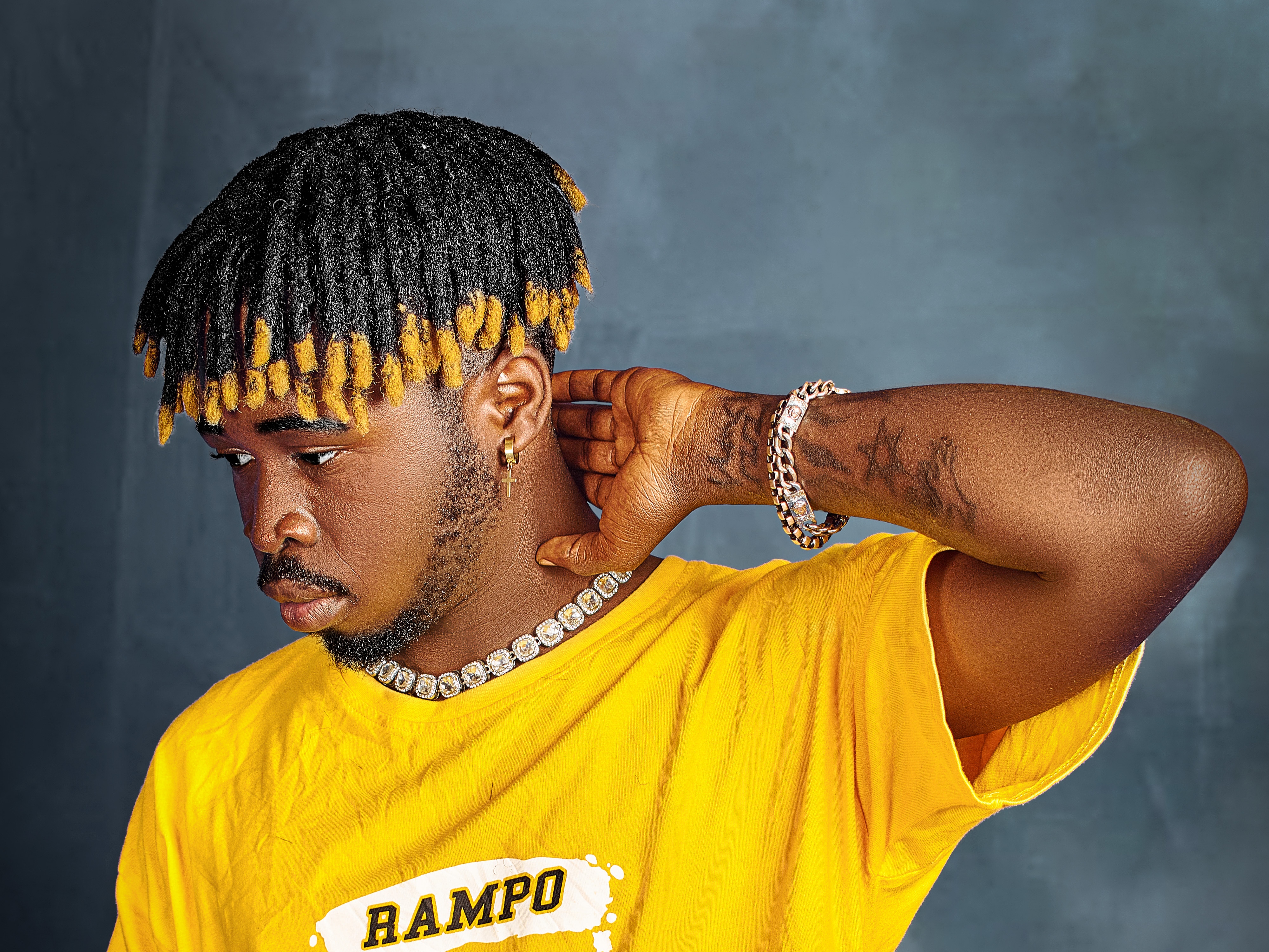 BUTEMBO : Faux la chanson NAZA NANI de Chris Baguetta n'est pas un feat avec Kharly Hamuli.